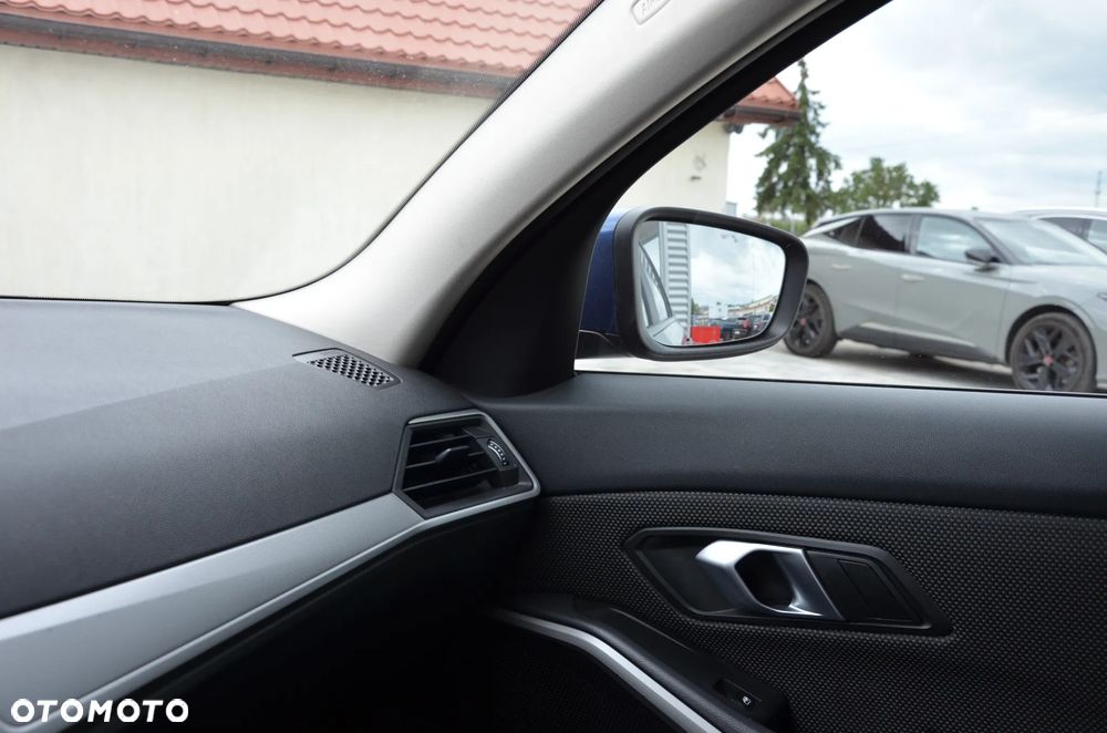 BMW Seria 3 320d Efficient Dynamics Advantage - 21
