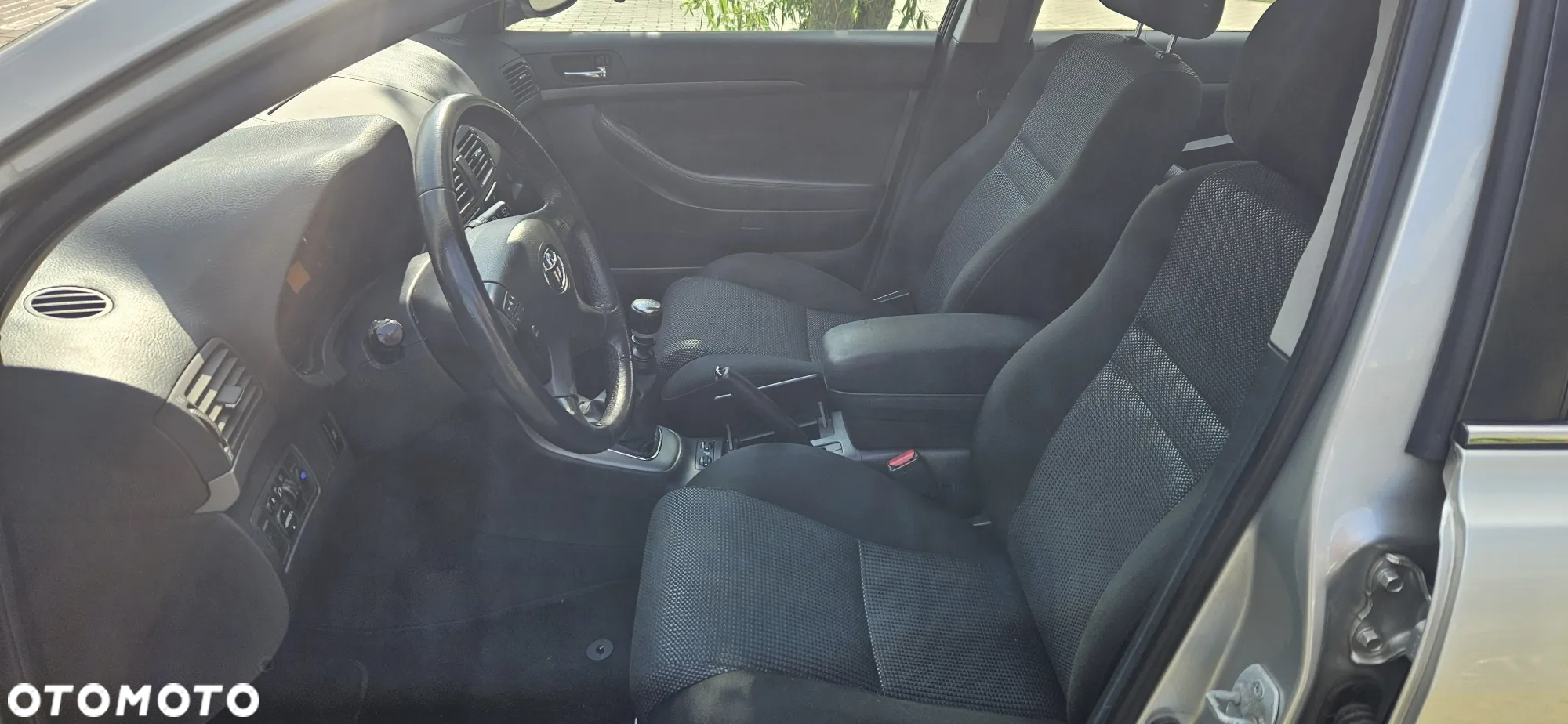 Toyota Avensis 2.0 D-4D Sol - 12