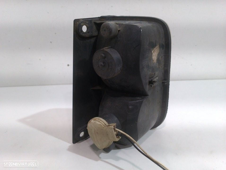 FAROLIM TRASEIRO DIREITO PARA-CHOQUES OPEL VIVARO A FURGÃO 2004 - - 3