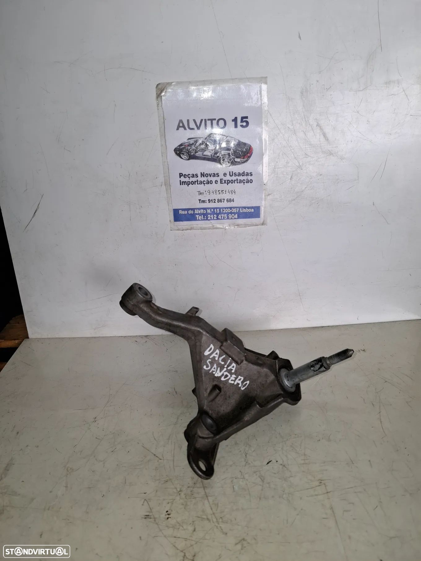 Apoio de caixa Dacia Sandero 2012 - 1