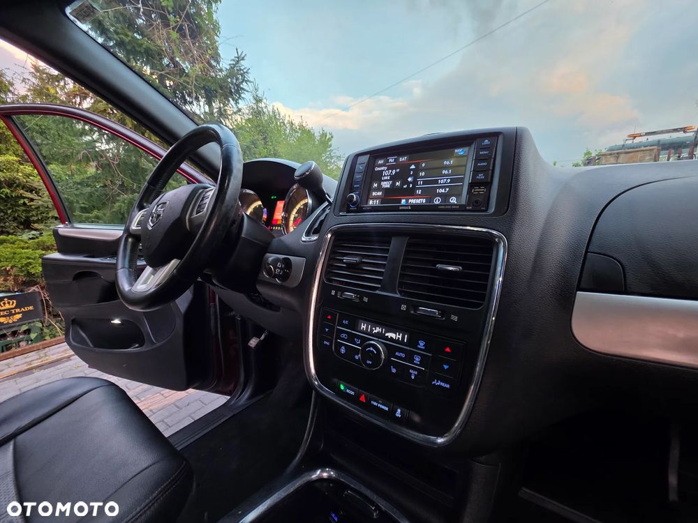 Dodge Grand Caravan 3.6 R/T - 11
