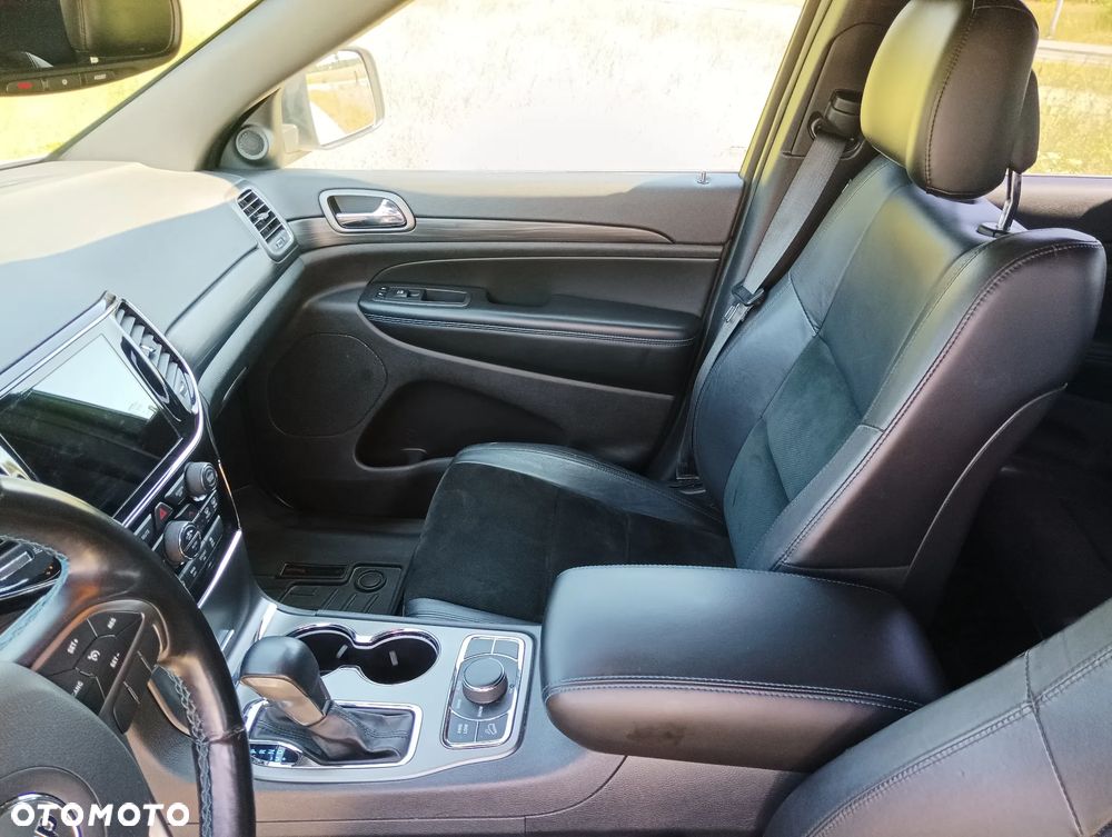 Jeep Grand Cherokee - 13