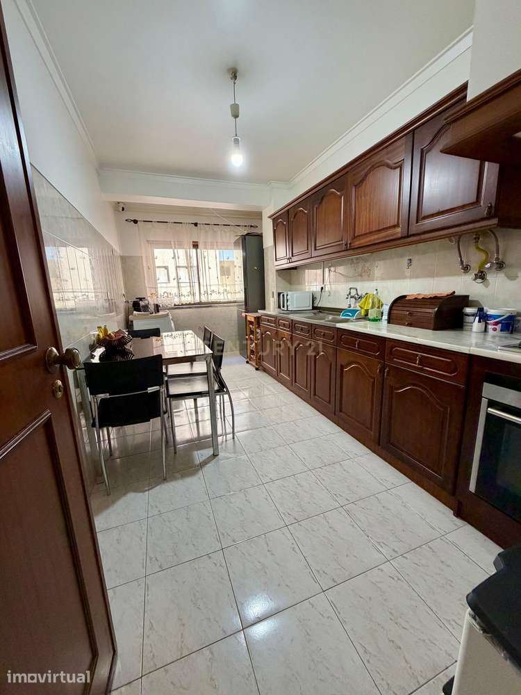 Apartamento T2 com Garagem e arrecadação | Cacém | Sintra - Grande imagem: 3/24