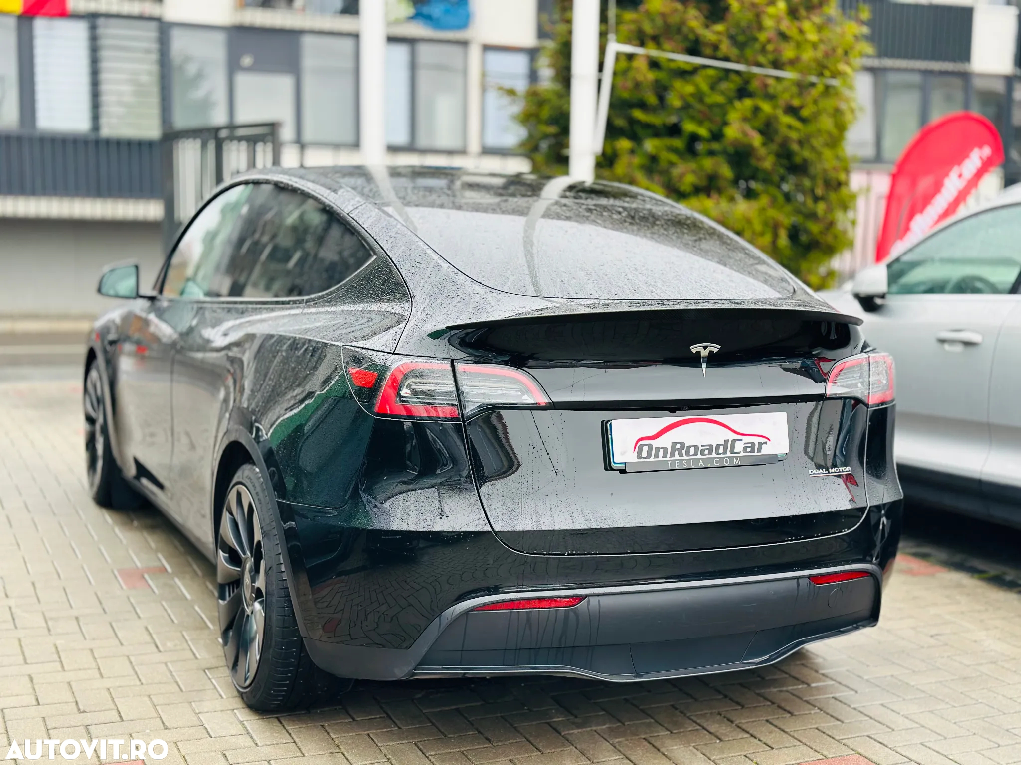 Tesla Model Y - 4