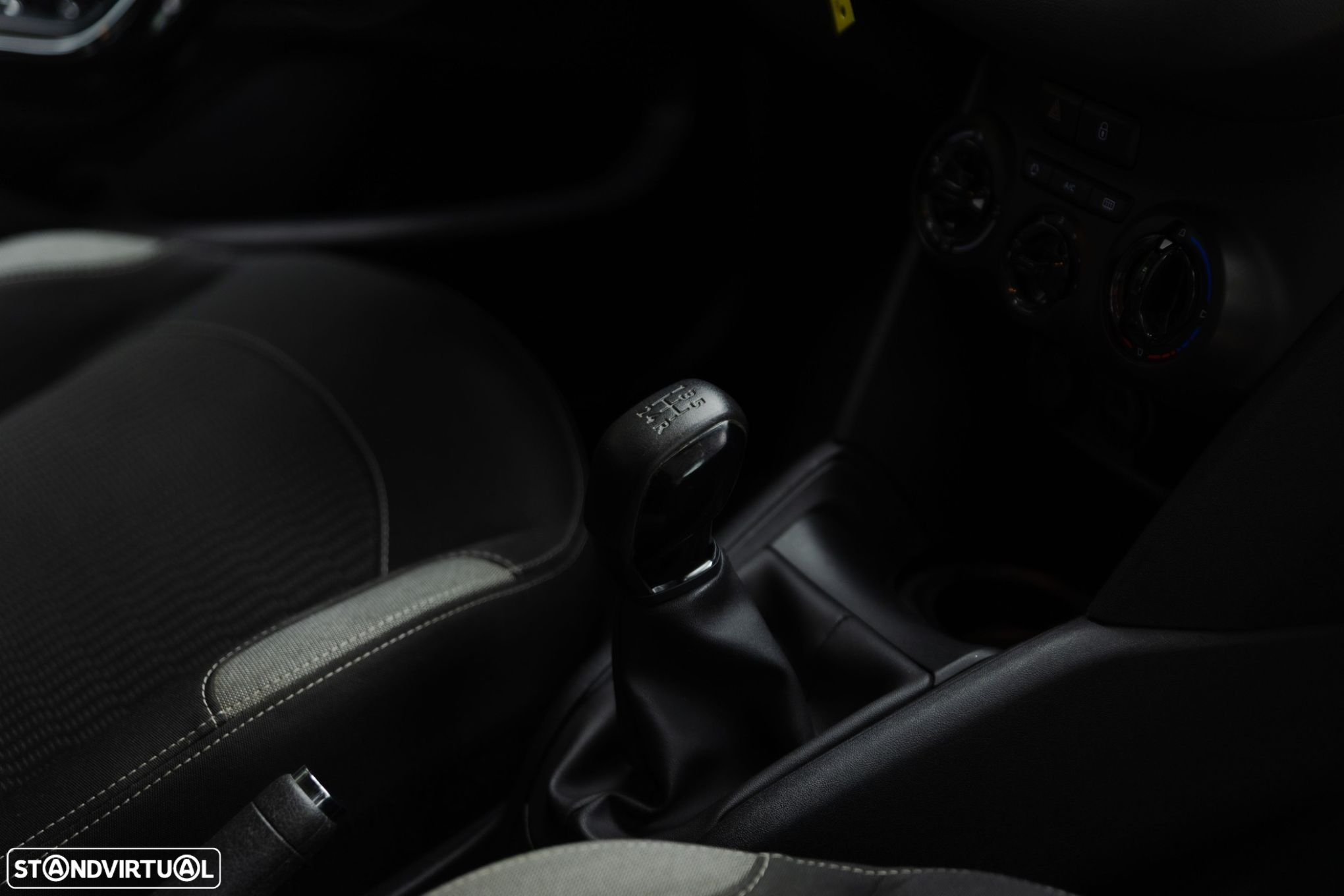 Peugeot 208 1.2 PureTech Active - 21