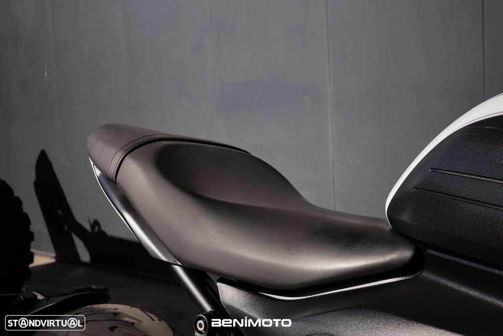 Triumph Trident 660 Special Edition - 11