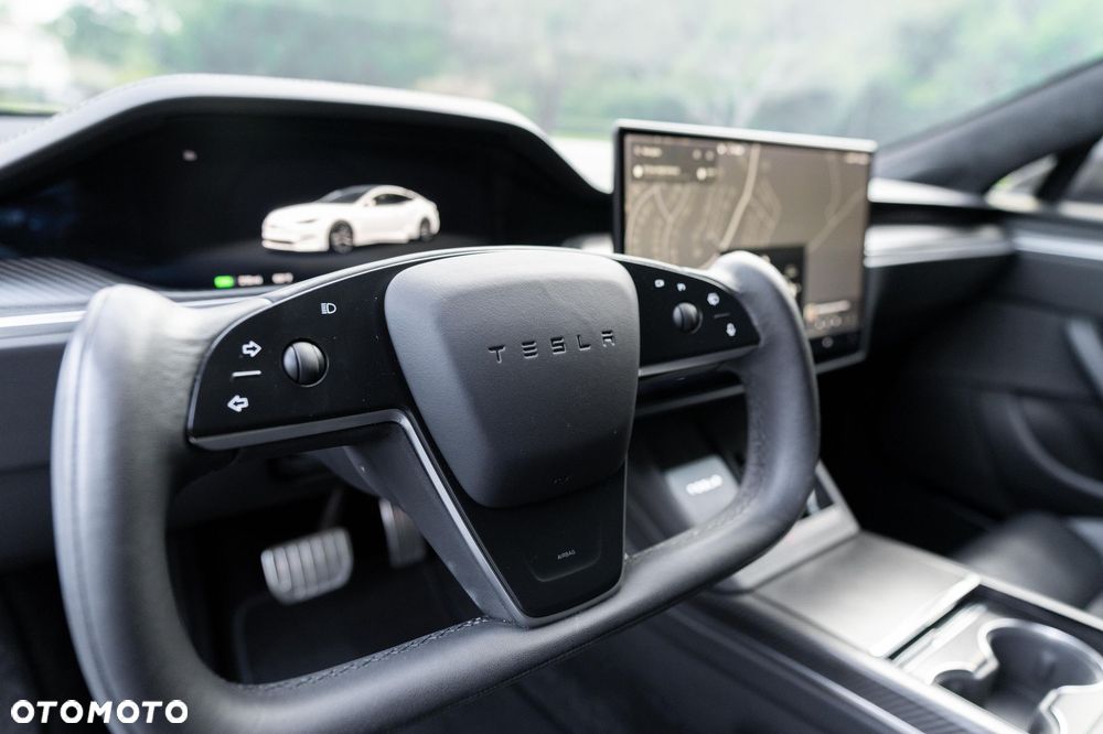 Tesla Model S - 15