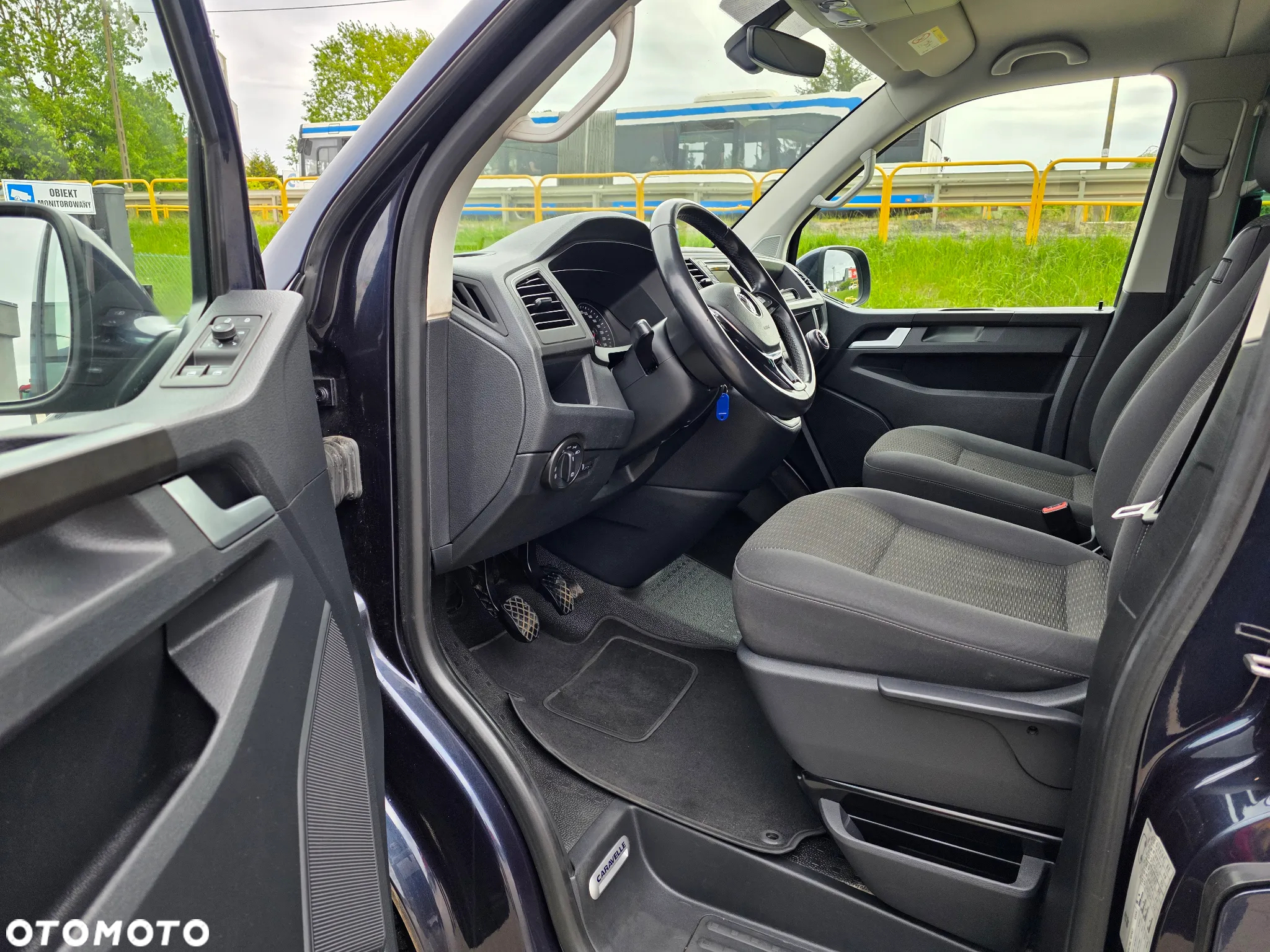 Volkswagen Caravelle 2.0 TDI L2 Comfortline - 8