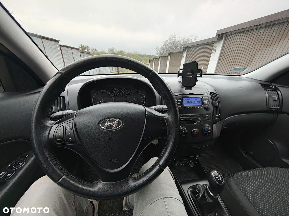 Hyundai i30 1.4 Base + - 19