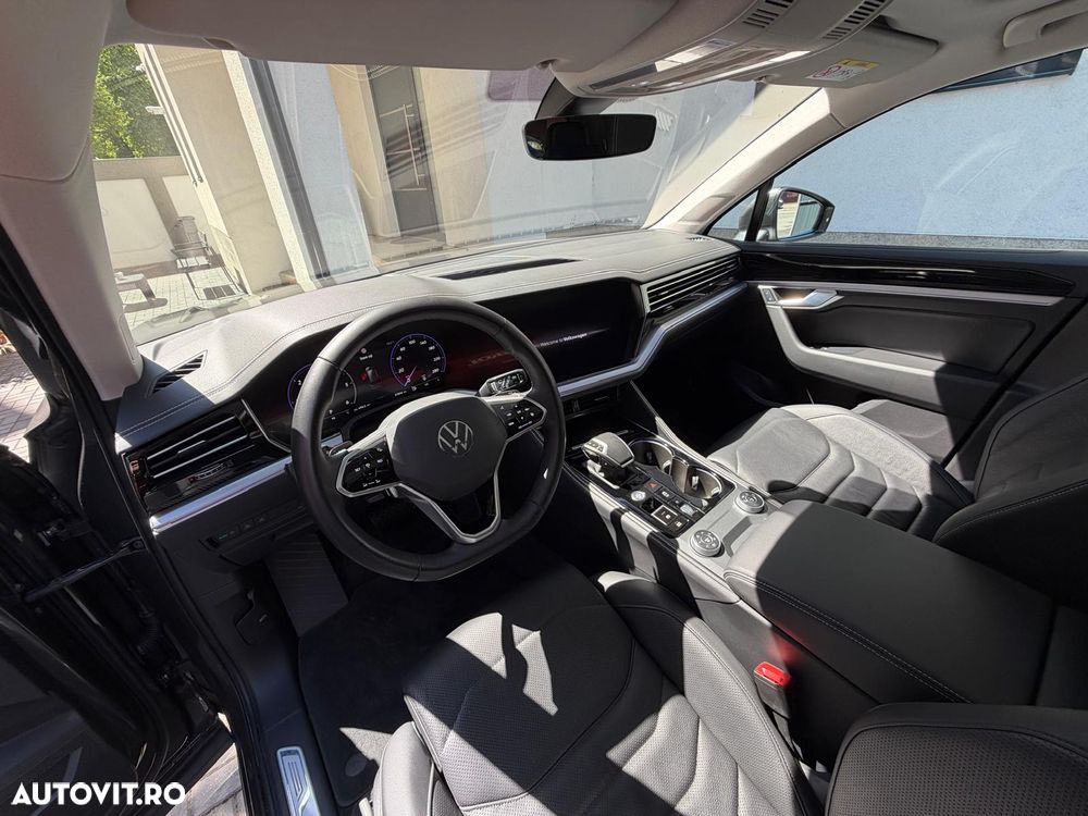 Volkswagen Touareg V6 TDI 4MOTION Elegance - 8