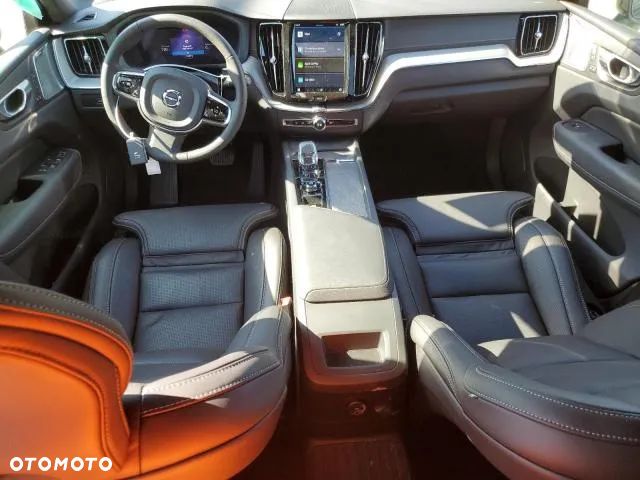 Volvo XC 60 Plug-In-Hybrid Ultra Black Edition - 2