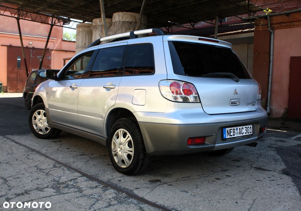 Mitsubishi Outlander 2.0 Sport 4WD - 4