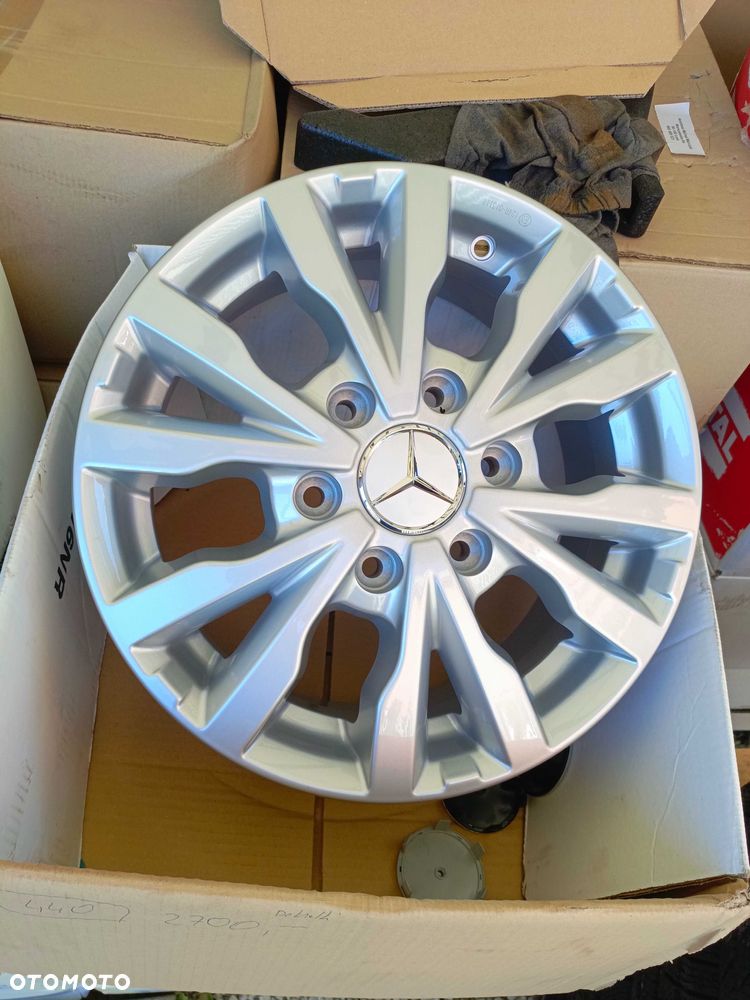Nowe felgi aluminiowe Mercedes Sprinter 6x130 et54 6,5jx16 - 4