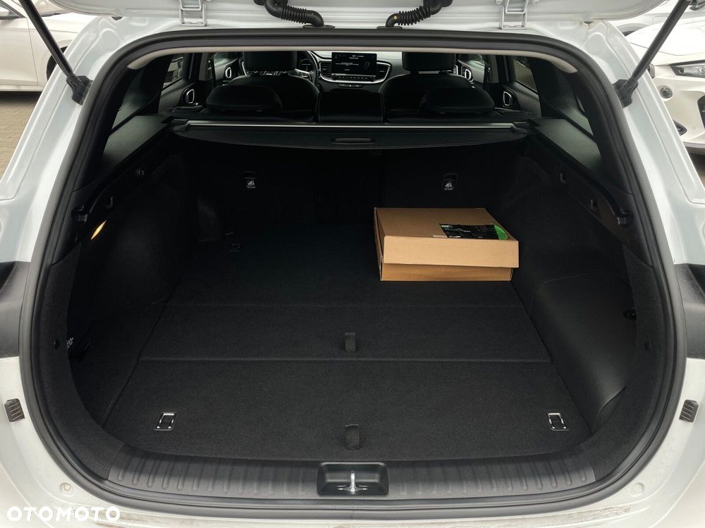 Kia Ceed 1.6 GDI PHEV Business Line DCT - 13