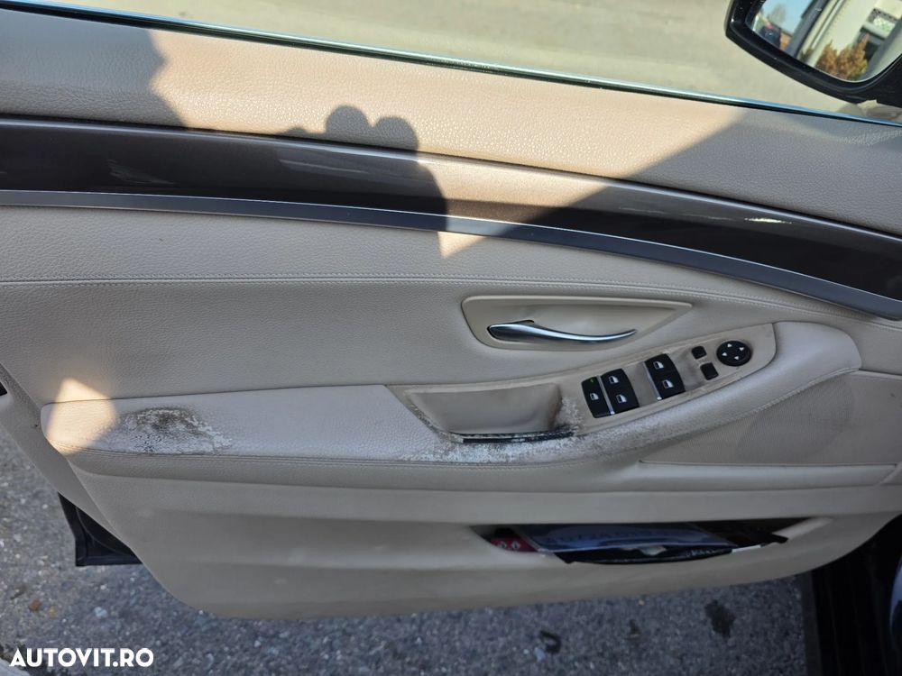 BMW Seria 5 530d xDrive Aut. Modern Line - 29