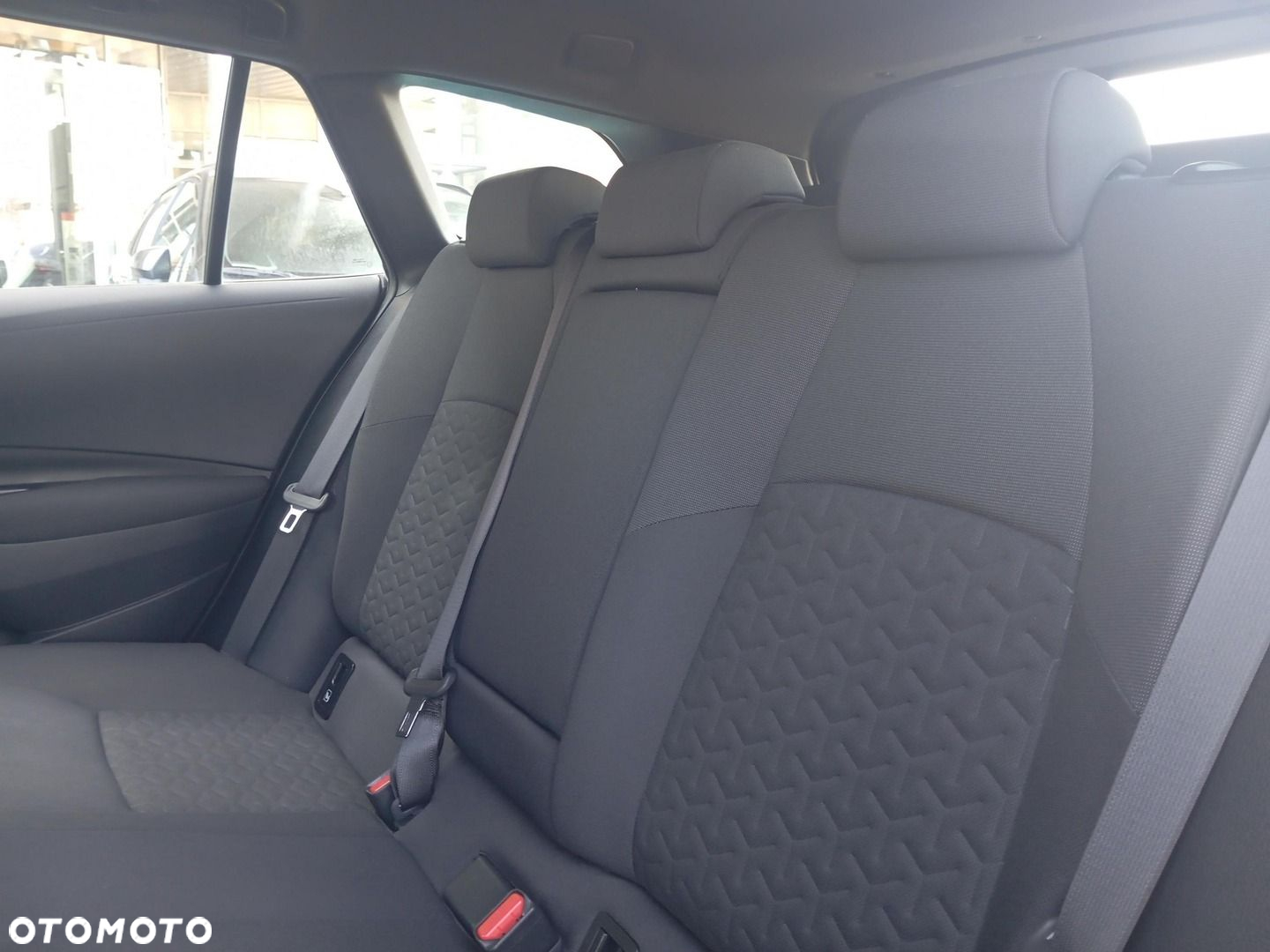 Toyota Corolla 1.8 Hybrid Comfort - 18
