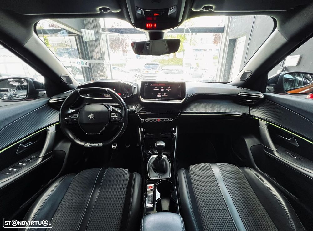 Peugeot 2008 1.2 PureTech GT Line - 16