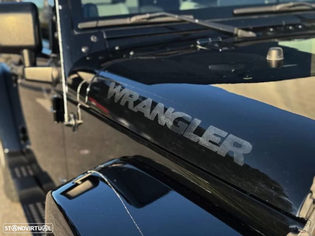 Jeep Wrangler Unlimited 2.8 CRD DPF Auto Sahara - 8