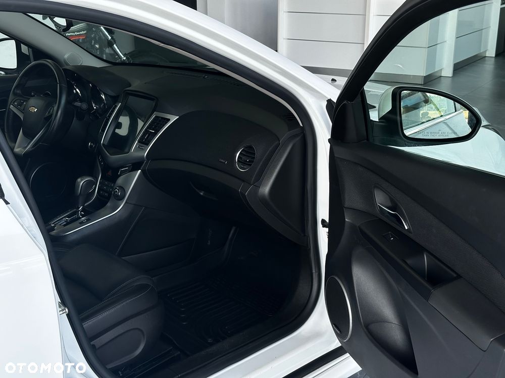 Chevrolet Cruze - 23