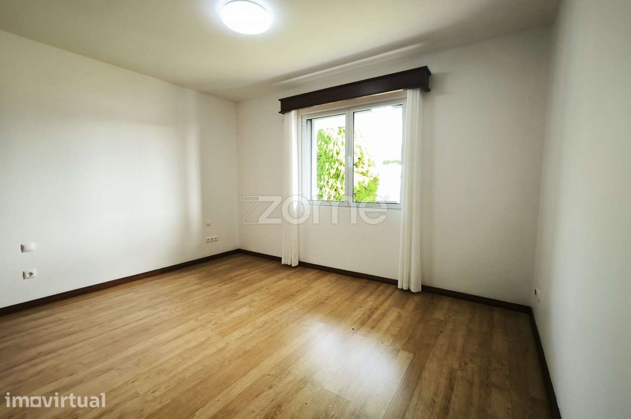 Moradia T4+2 com Jardim e Garagem – Vila da Povoação - Grande imagem: 5/34