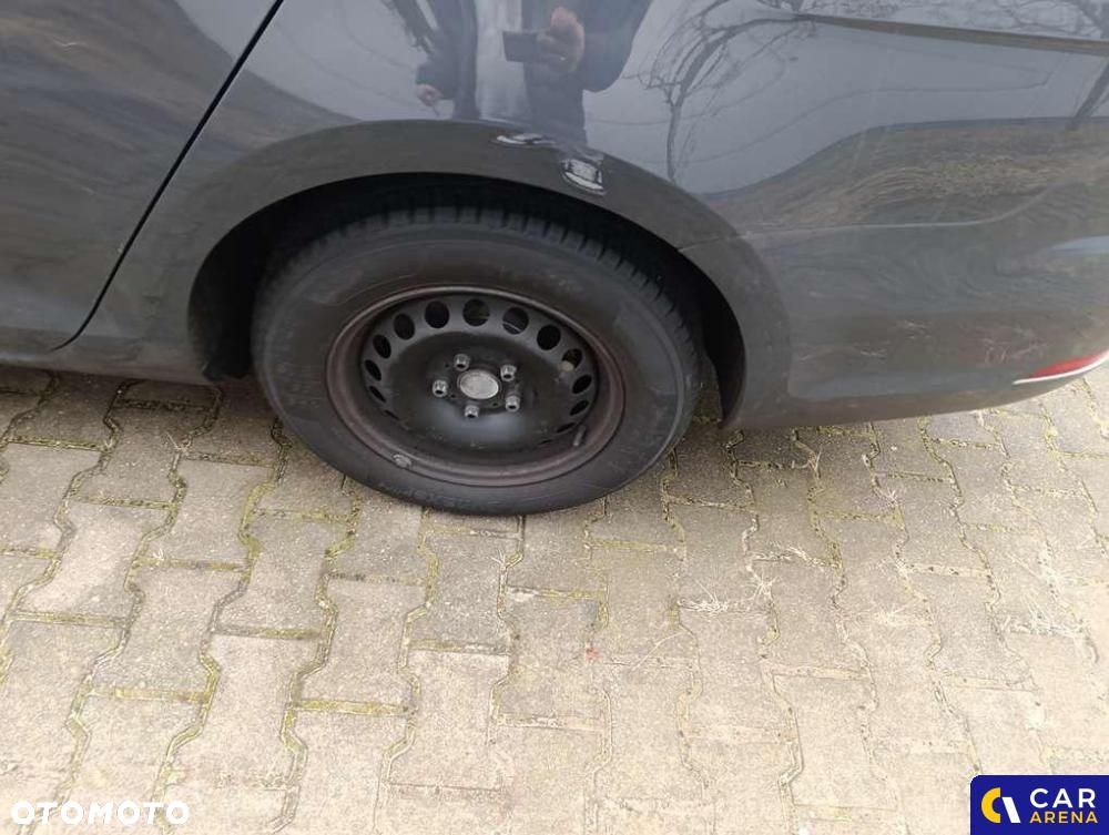 Volkswagen Golf - 22