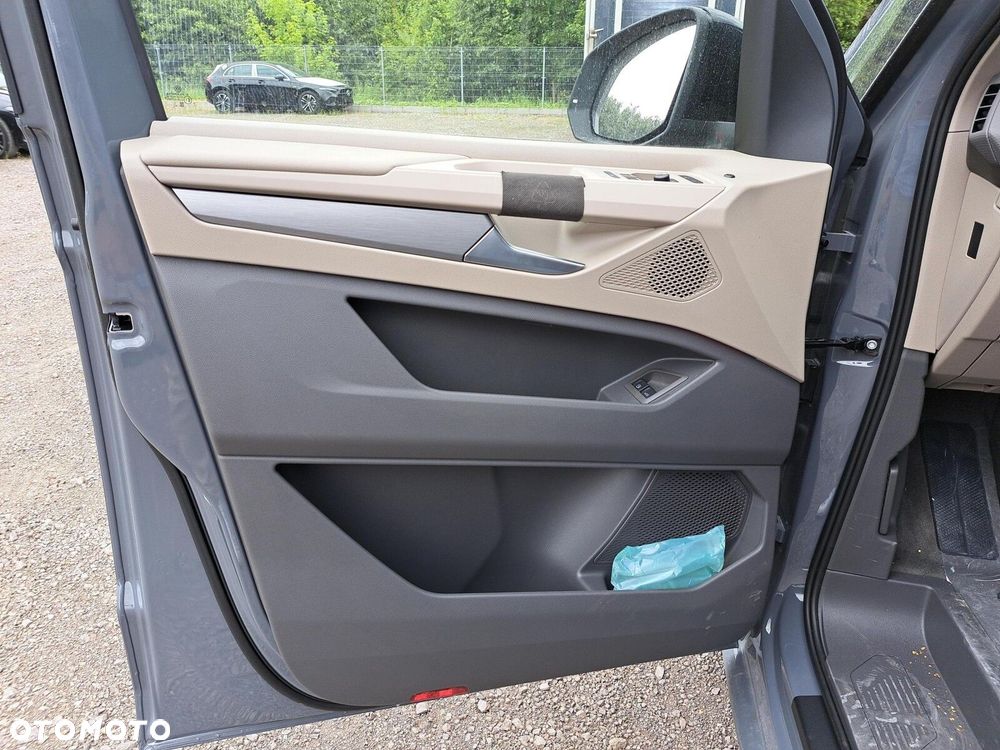 Volkswagen Multivan - 10