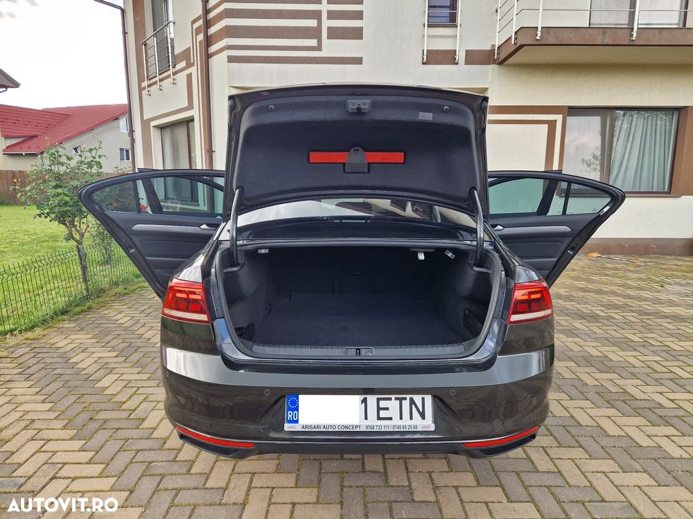 Volkswagen Passat 2.0 TDI DSG Comfortline - 24