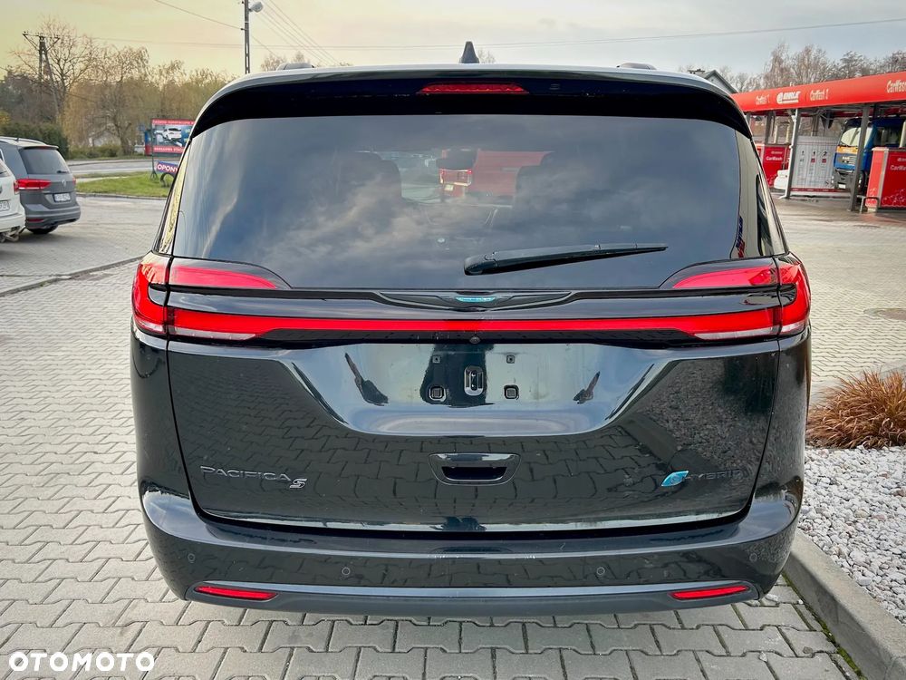 Chrysler Pacifica - 5