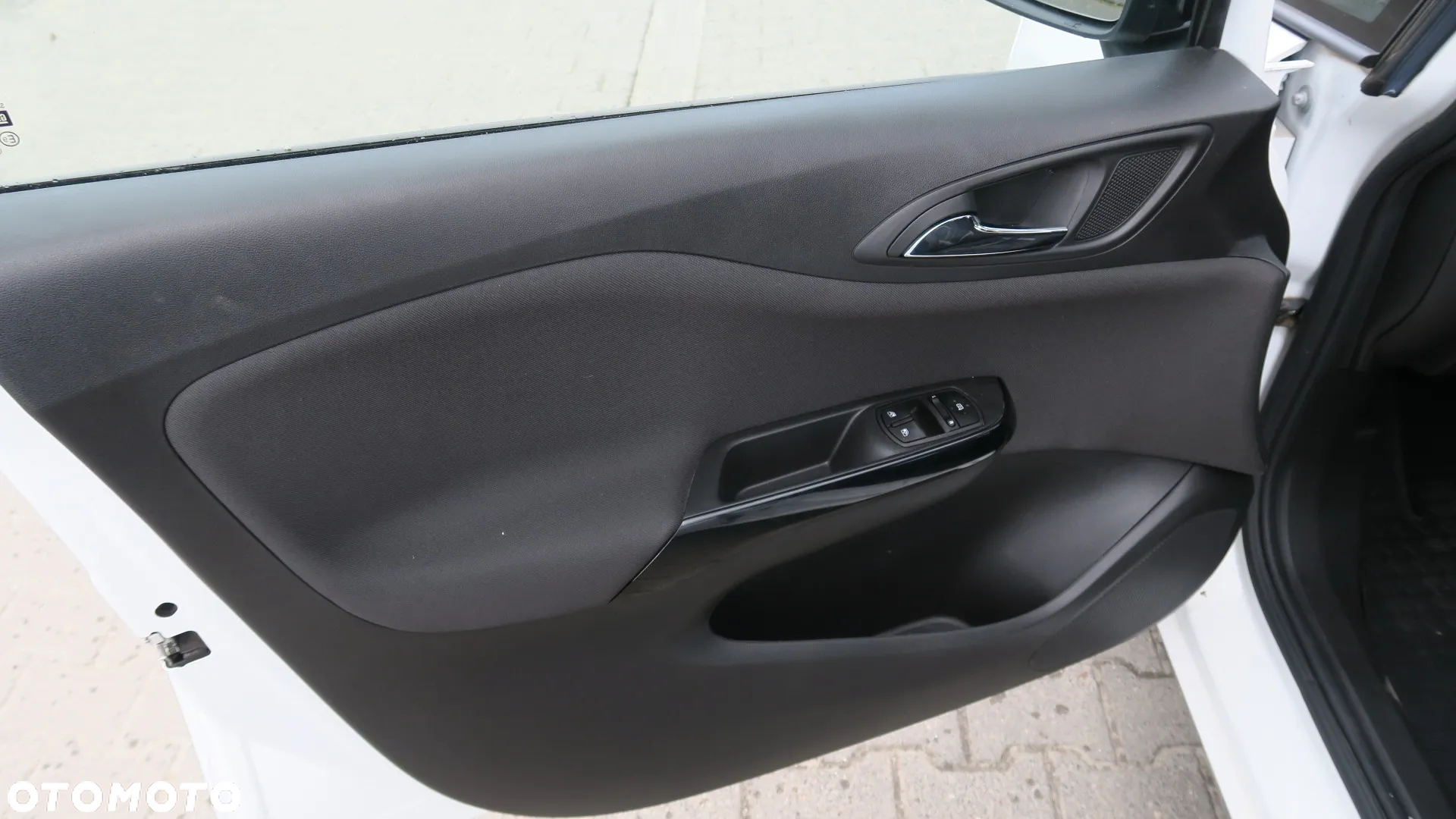Opel Corsa 1.4 T Cosmo S&S - 14