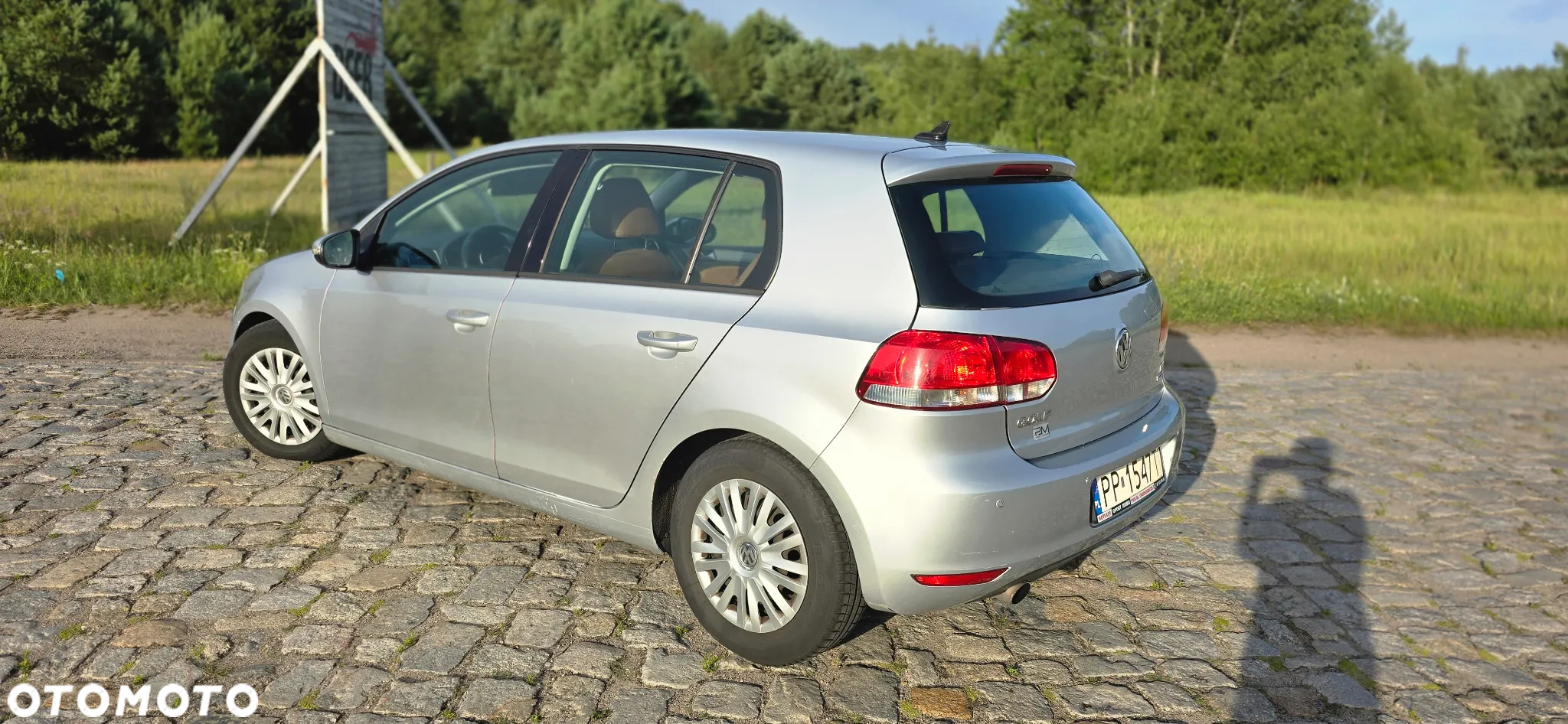 Volkswagen Golf VI 1.6 TDI BlueMot Comfortline - 3