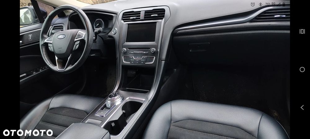 Ford Fusion - 24