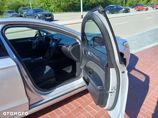Ford Fusion - 12