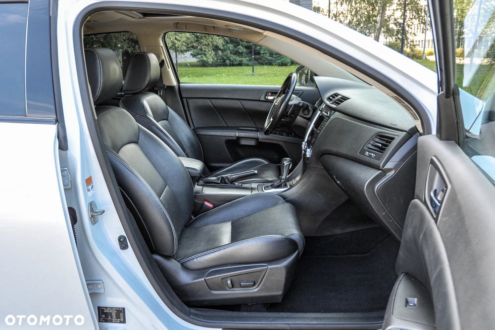 Suzuki Kizashi 2.4 Sport 4WD CVT - 11