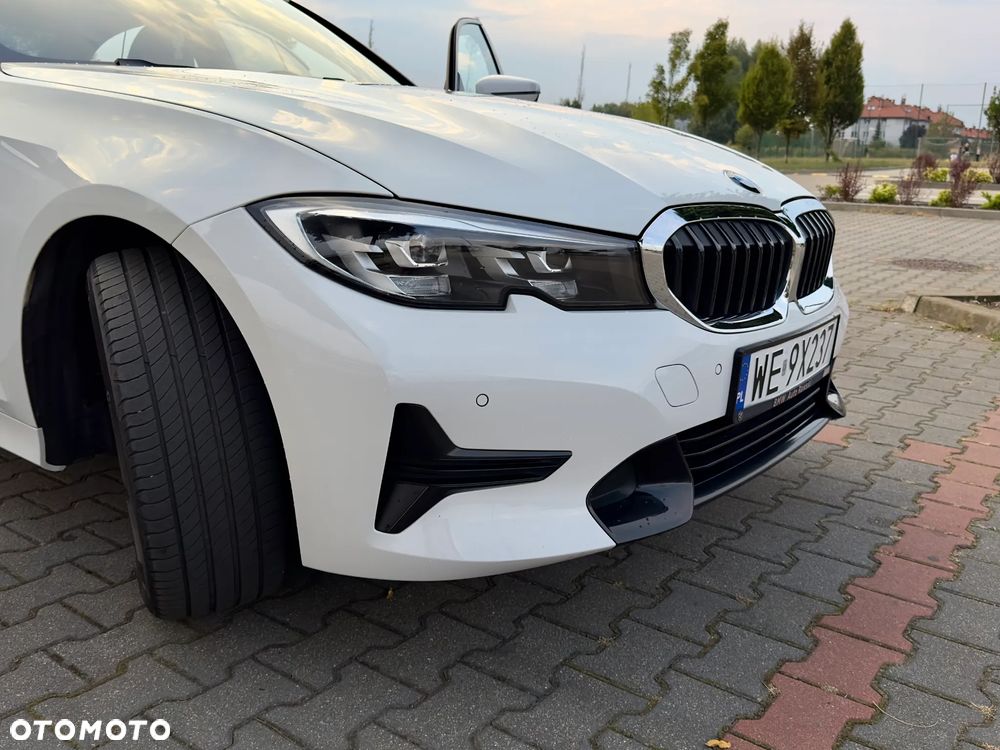 BMW Seria 3 318d Sport Line - 11
