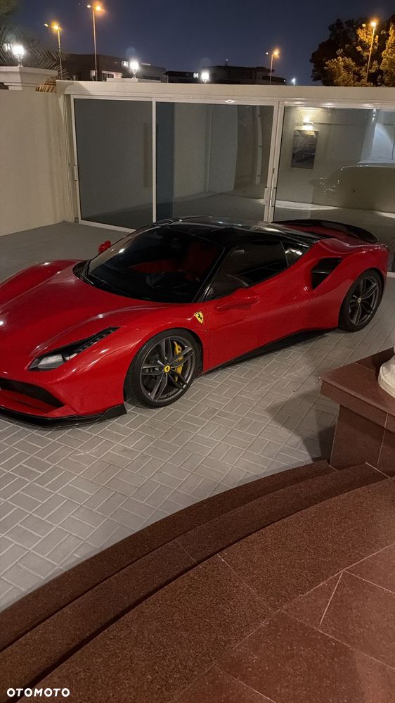 Ferrari 488 - 1