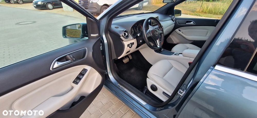 Mercedes-Benz Klasa B 200 7G-DCT - 16