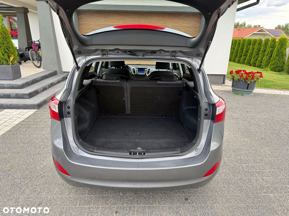Hyundai i30 i30cw 1.6 CRDi Intro Edition - 16