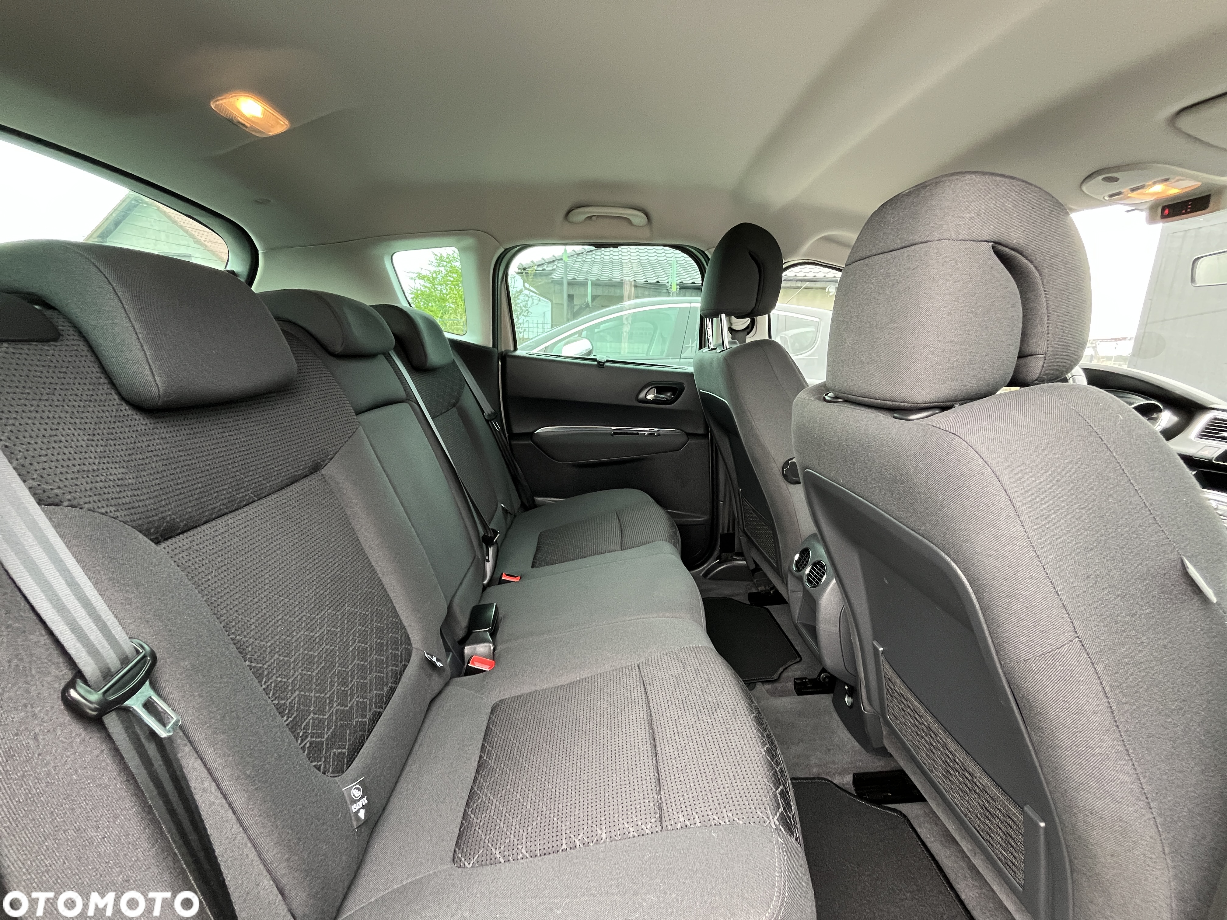 Peugeot 3008 1.6 BlueHDi Active S&S EAT6 - 22