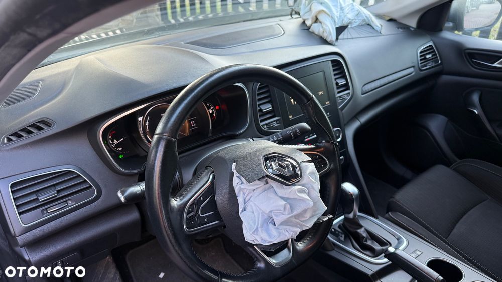 Renault Megane 1.5 Blue dCi Intens EDC - 9