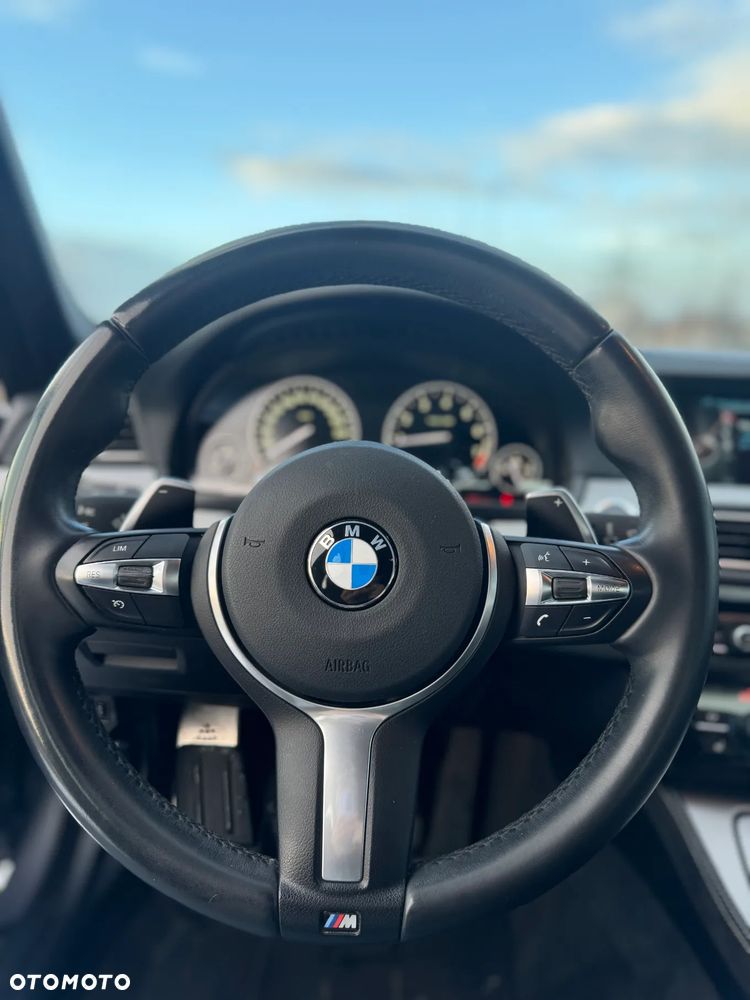 BMW Seria 5 528i xDrive - 15