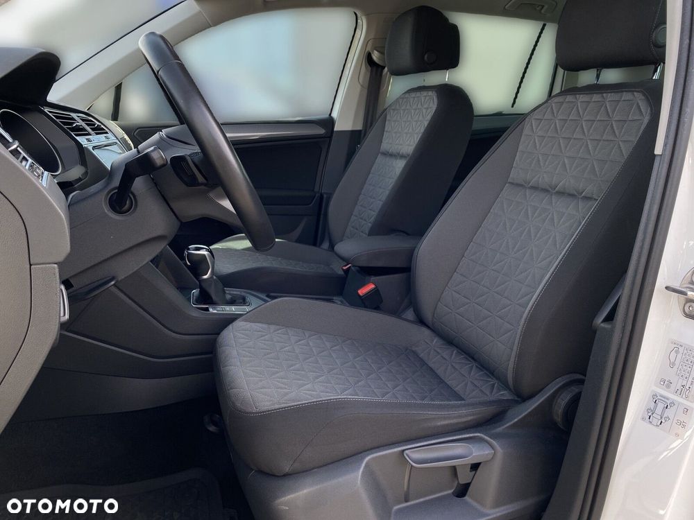 Volkswagen Tiguan - 10