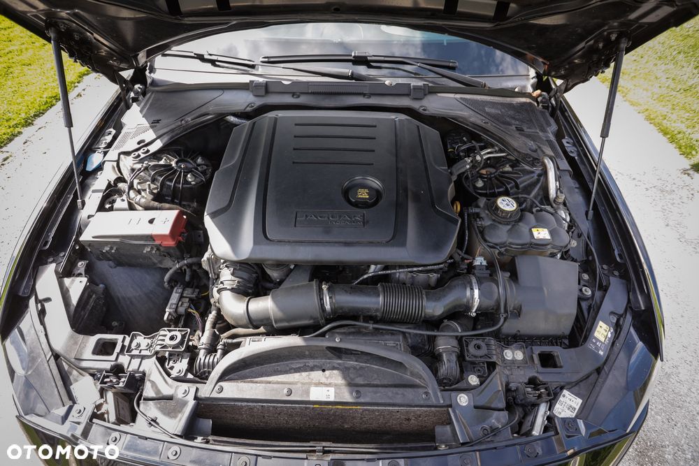 Jaguar XE 20d R-Sport - 38