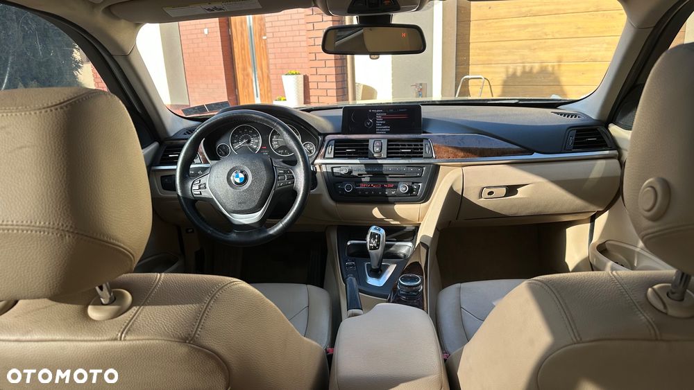 BMW Seria 3 335i xDrive Edition Sport - 13