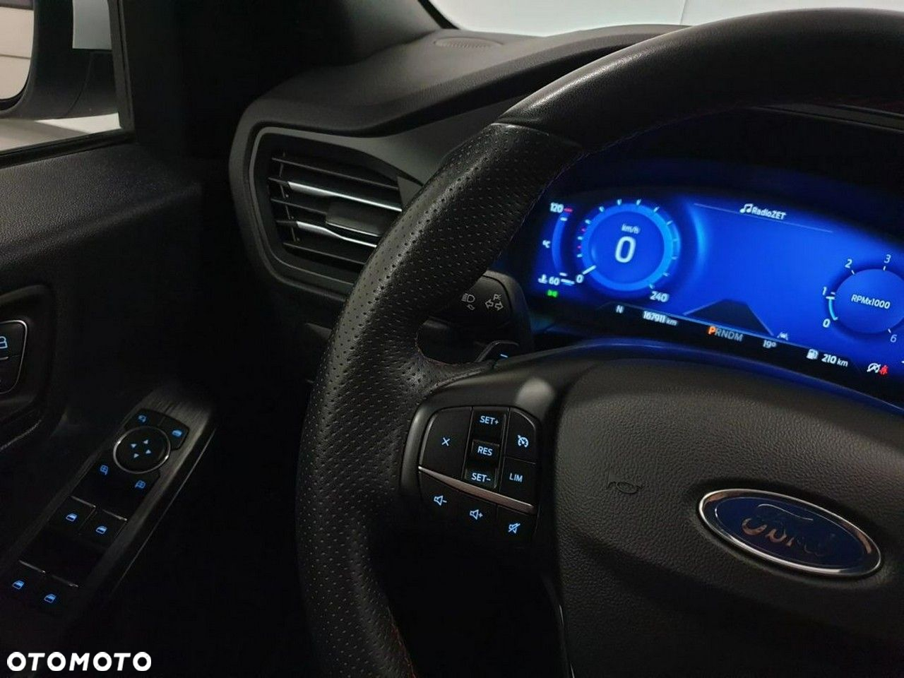 Ford Kuga 2.0 EcoBlue 4x4 ST-LINE X - 10