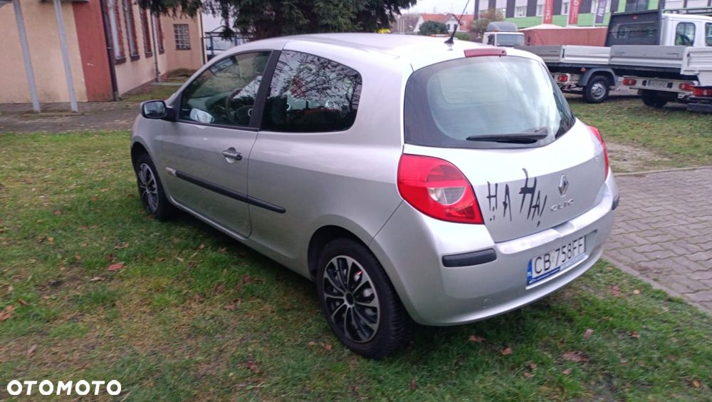 Renault Clio 1.2 16V 75 Collection - 7