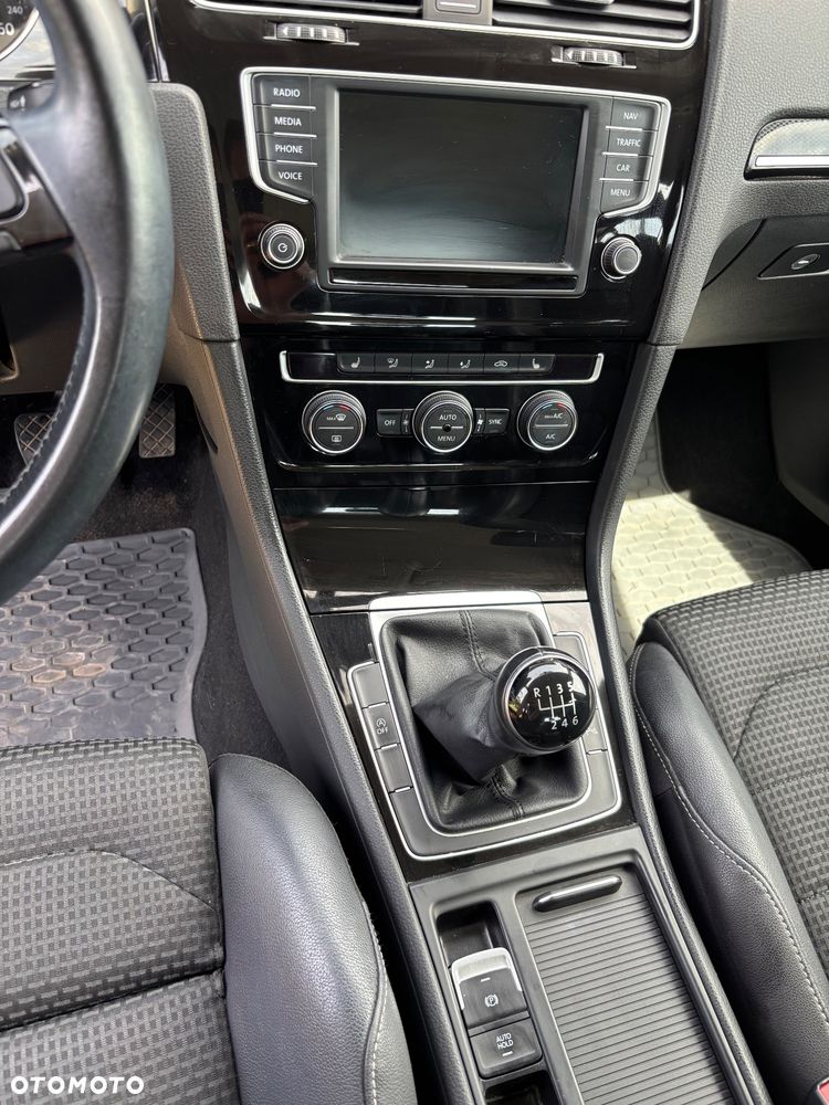 Volkswagen Golf 1.4 TSI BMT Highline - 20