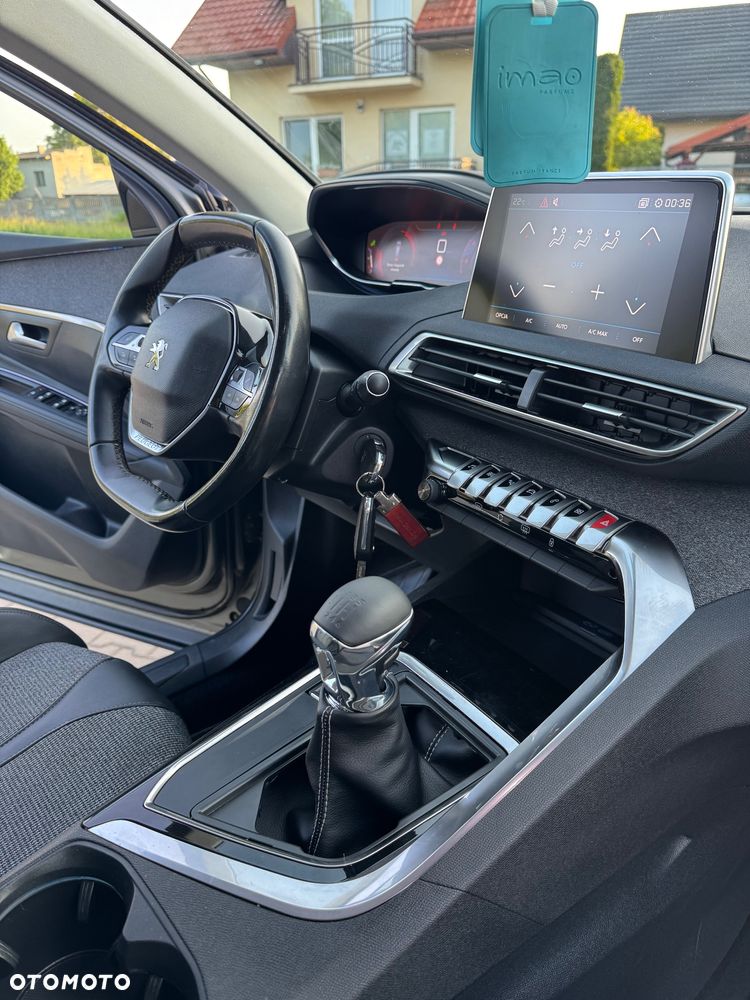 Peugeot 5008 BlueHDI 130 Allure Business-Paket - 35