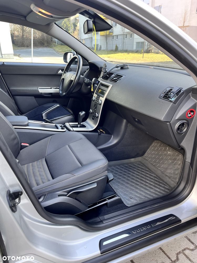 Volvo V50 - 2