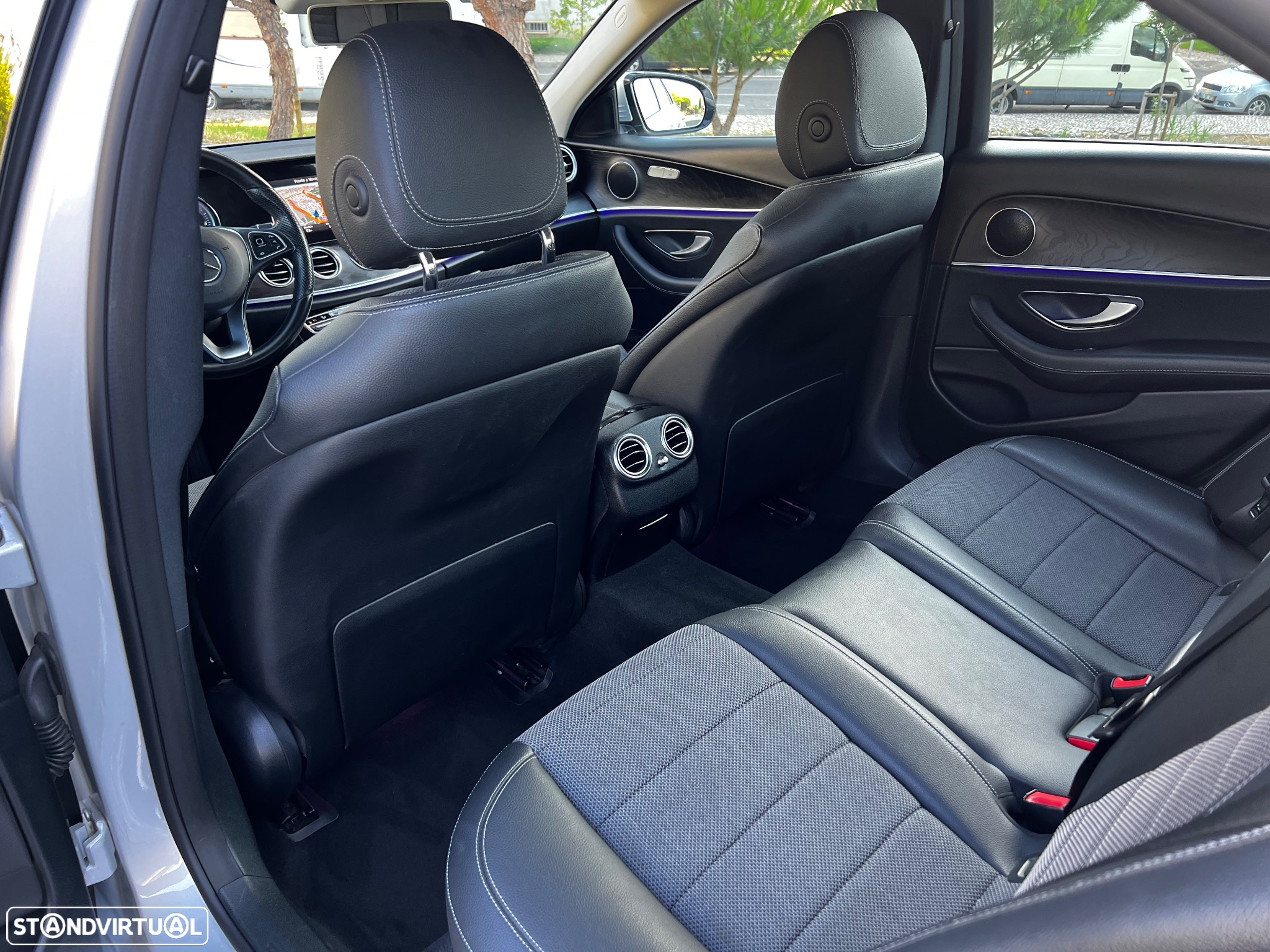 Mercedes-Benz E 220 d Avantgarde - 36