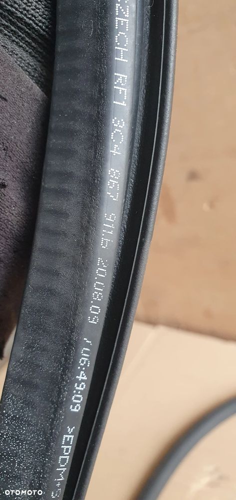 Uszczelka drzwi prawy przód przednia prawa VW Passat B6 - 7
